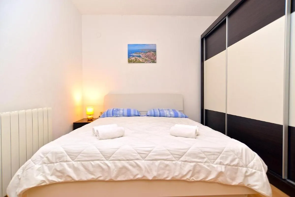 Idyllic Escape In Fasana, Relax And Unwind Apartment Fazana