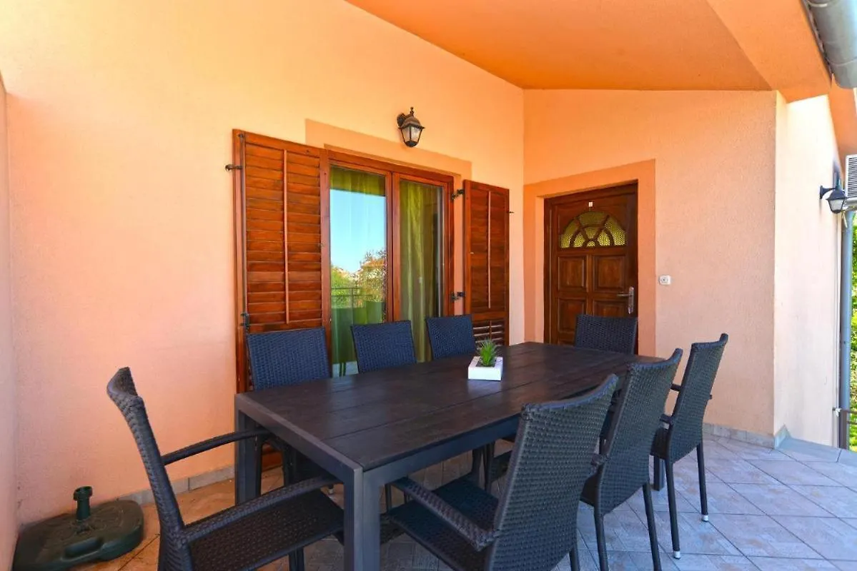 Idyllic Escape In Fasana, Relax And Unwind Apartment Fazana