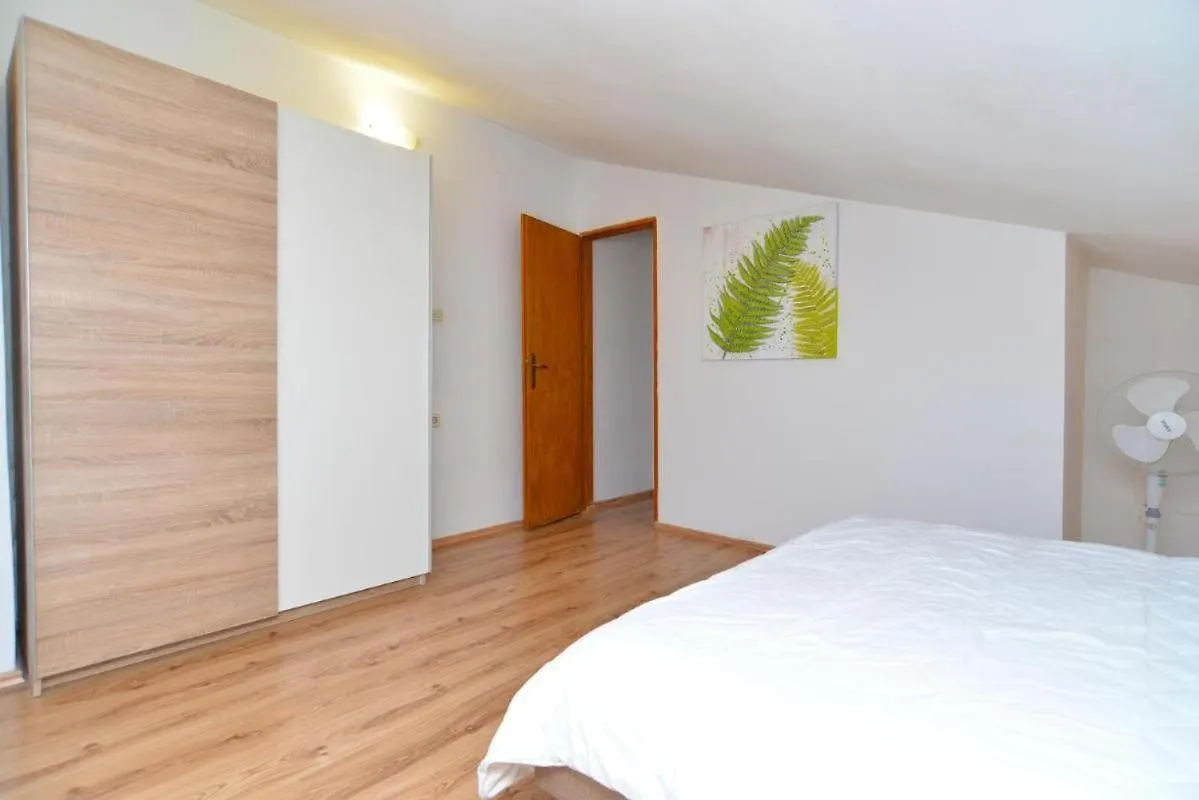 Idyllic Escape In Fasana, Relax And Unwind Apartment Fazana