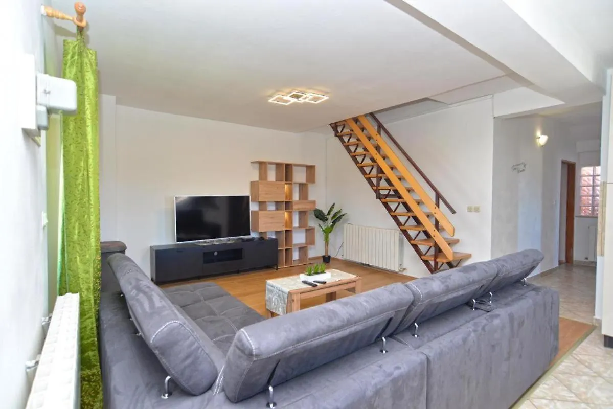 Idyllic Escape In Fasana, Relax And Unwind Apartment Fazana