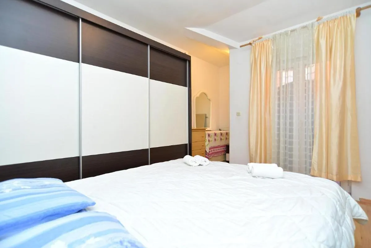 Idyllic Escape In Fasana, Relax And Unwind Apartment Fazana