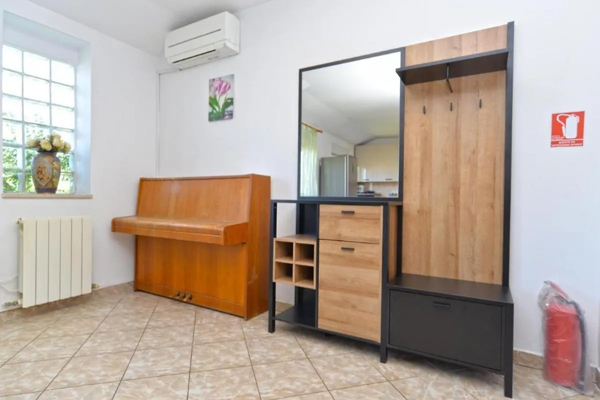 Idyllic Escape In Fasana, Relax And Unwind Apartment Fazana